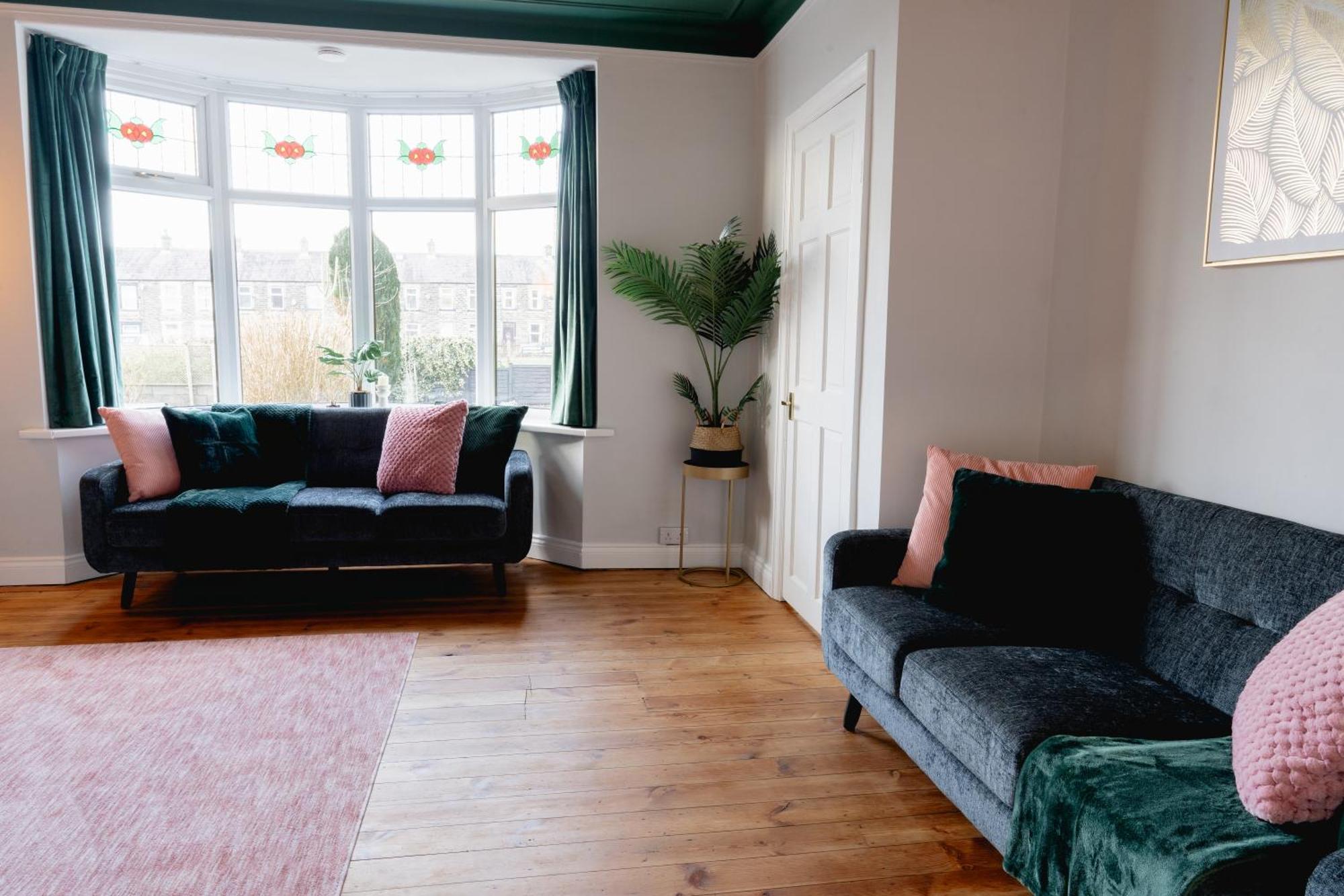 Bowling Terrace By Above Rubies - Stylish, 3 Bedroom, Pet Friendly House In Skipton Exterior photo